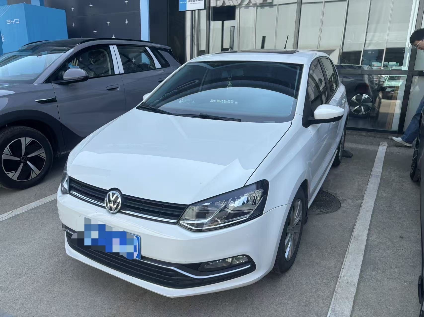Volkswagen Polo 2019 car image 