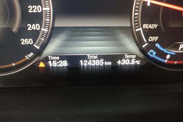 BMW 3 Series 2018 car image #14