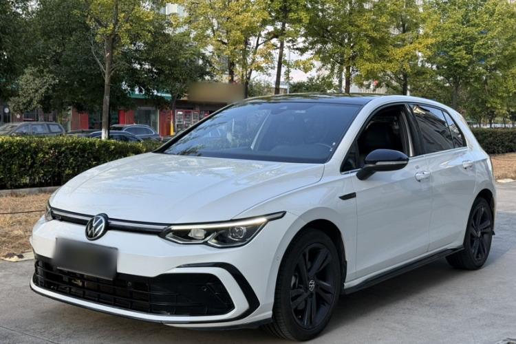 Volkswagen Golf 2022 car image #2