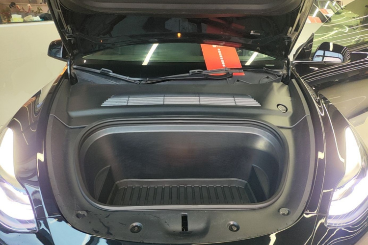 Tesla Model Y 2023 #20 Tesla Model Y 2023 car image #20