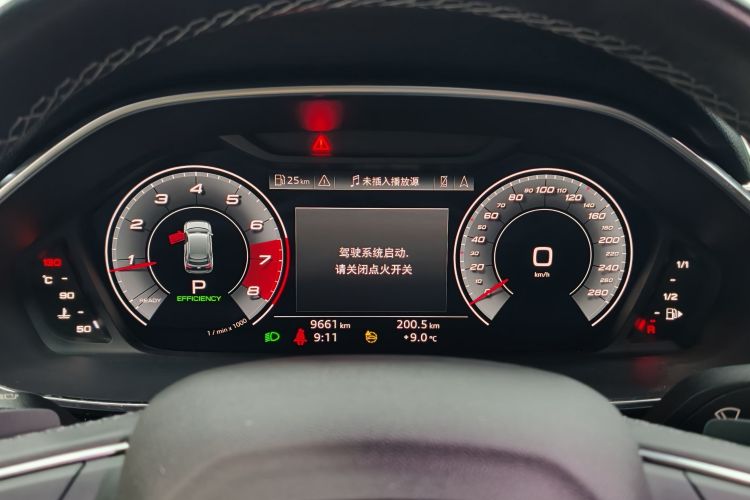 Audi Q3 2023 car image #12