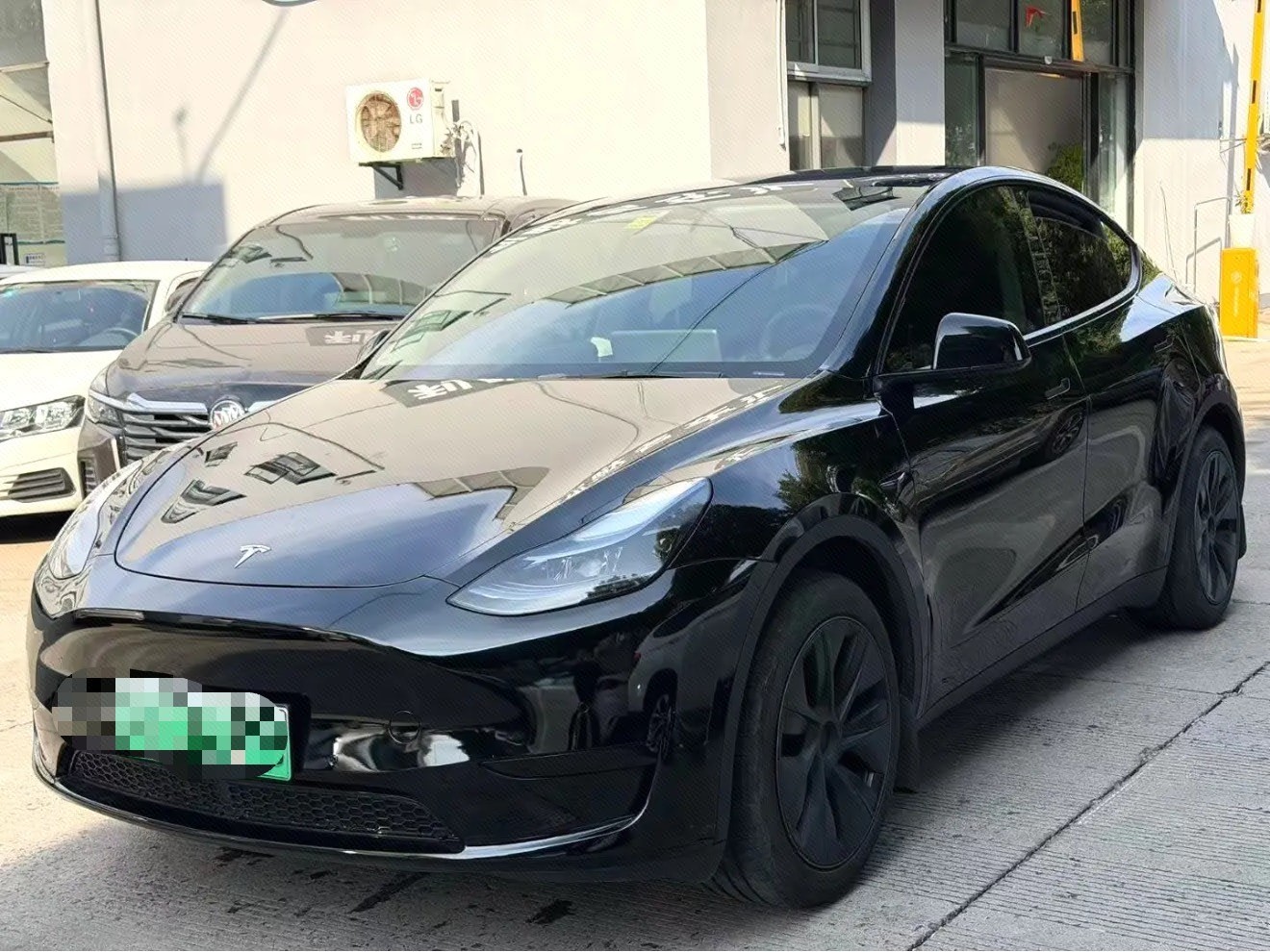 Tesla Model Y 2022 car image 