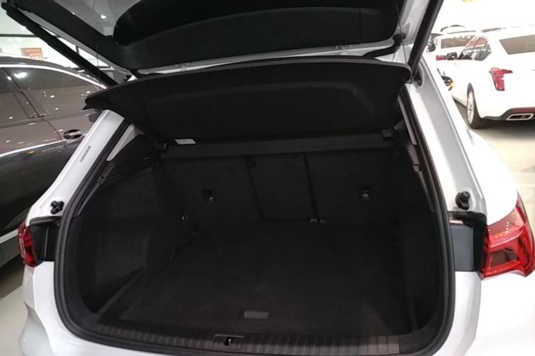 Audi Q3 2022 car image #21