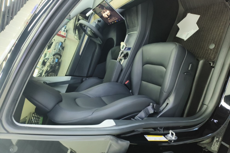 Tesla Model Y 2023 #24 Tesla Model Y 2023 car image #24