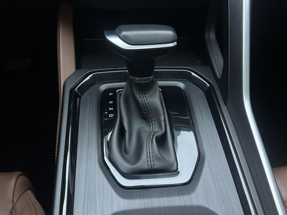 GEELY Vision X6 2022 car image #16