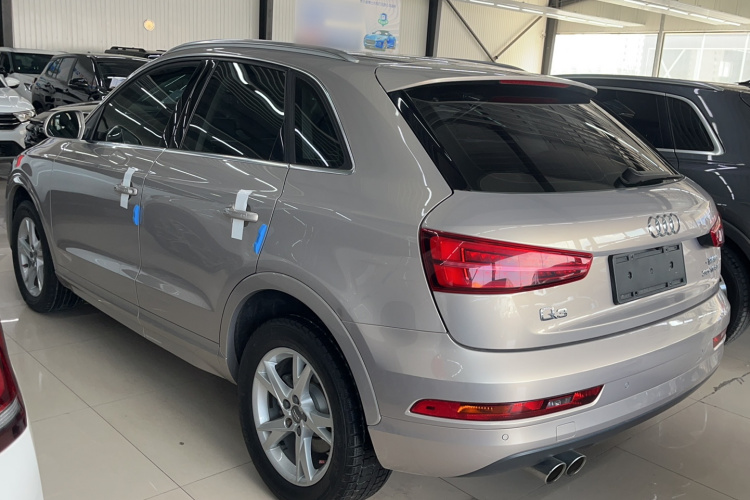 Audi Q3 2018 car image #5