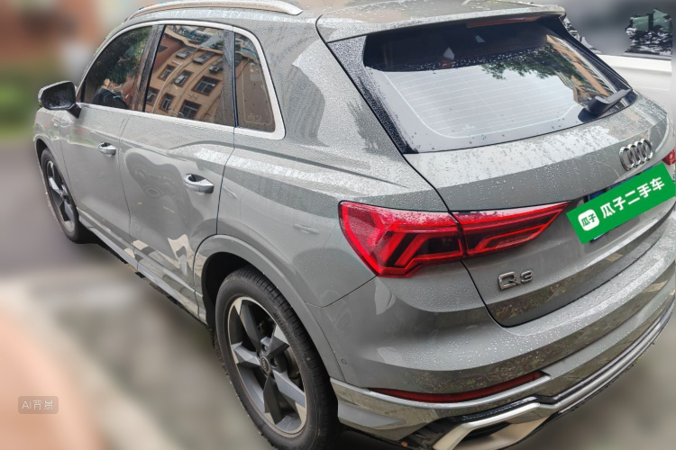 Audi Q3 2023 car image #5