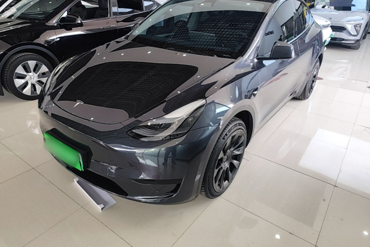 Tesla Model Y 2024 car image #2