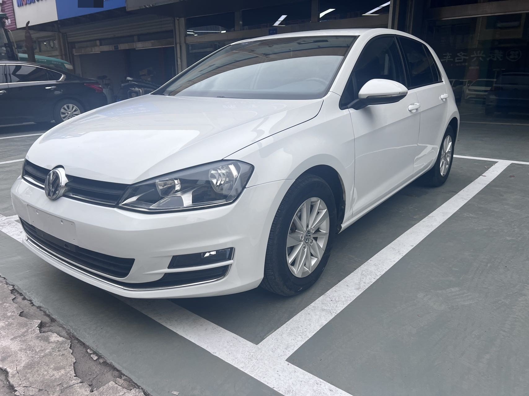 Volkswagen Golf 2017 car image 