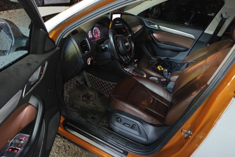 Audi Q3 2016 car image #18