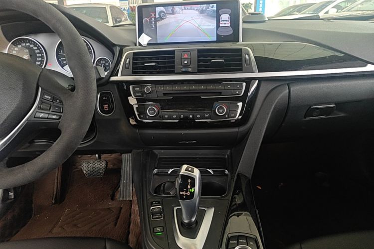 BMW 3 Series 2017 car image #13