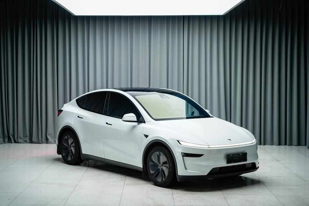 Tesla Model Y 2026 #3 Tesla Model Y 2026 car image #3