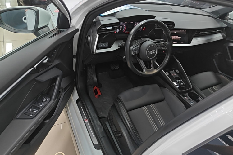 Audi A3 2024 car image #12