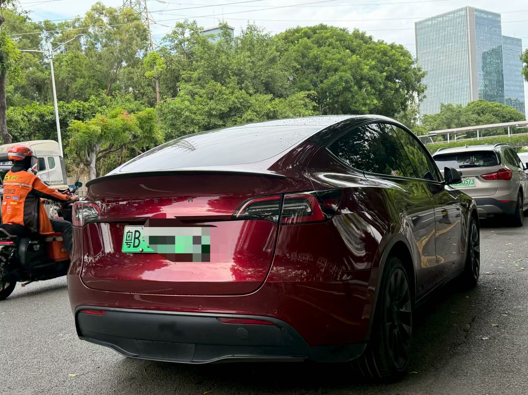 Tesla Model Y 2021 immagine di auto #4