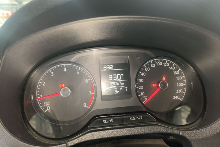 Volkswagen Polo 2016 car image #12