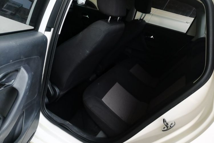 Volkswagen Polo 2016 #17 Volkswagen Polo 2016 car image #17