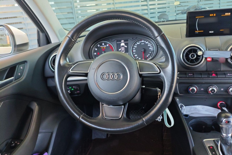 Audi A3 2017 car image #11