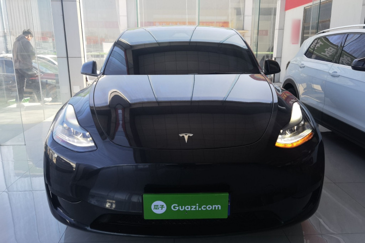 Tesla Model Y 2024 car image #3
