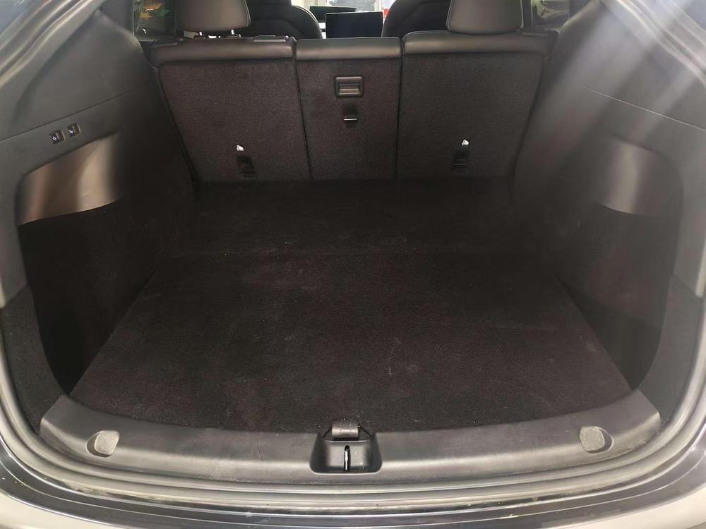 Tesla Model Y 2024 #18 Tesla Model Y 2024 car image #18