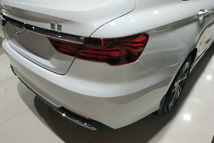 GEELY Binray 2019 car image #8