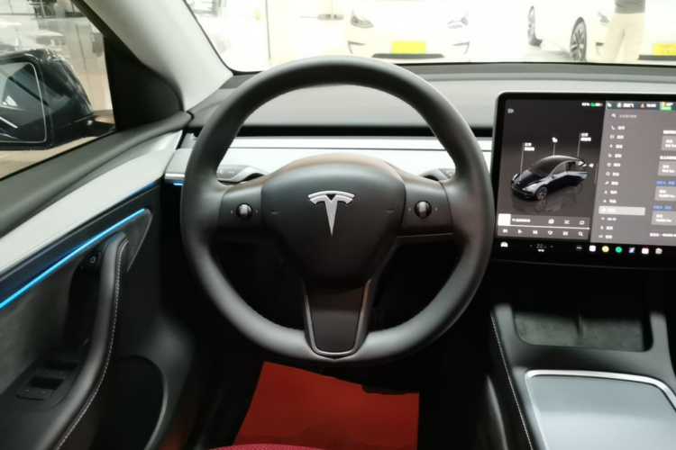 Tesla Model Y 2024 #11 Tesla Model Y 2024 car image #11