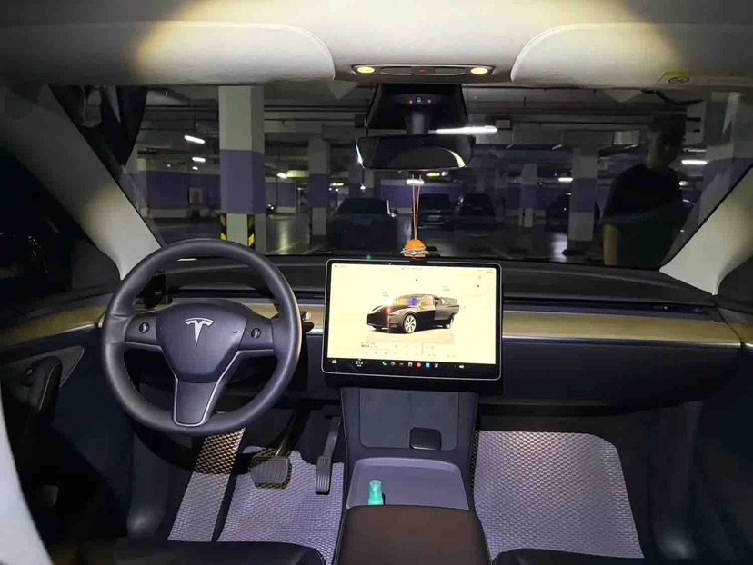 Tesla Model Y 2023 #4 Tesla Model Y 2023 car image #4