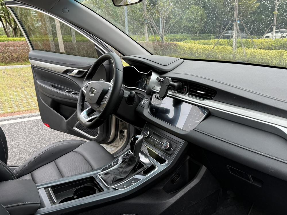 GEELY Emgrand 2019 image de voiture #12