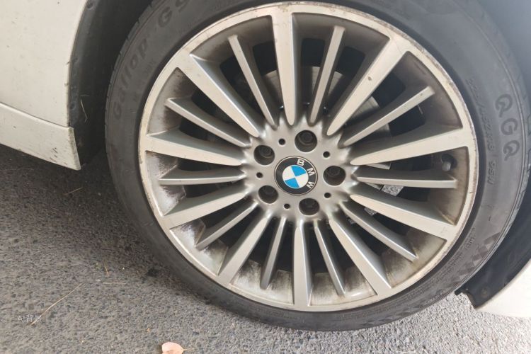 BMW 3 Series 2019 car image #9