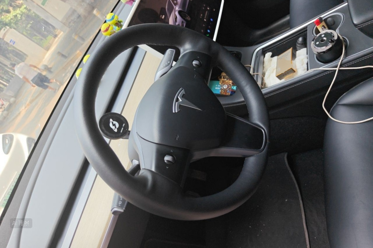 Tesla Model Y 2023 #12 Tesla Model Y 2023 car image #12