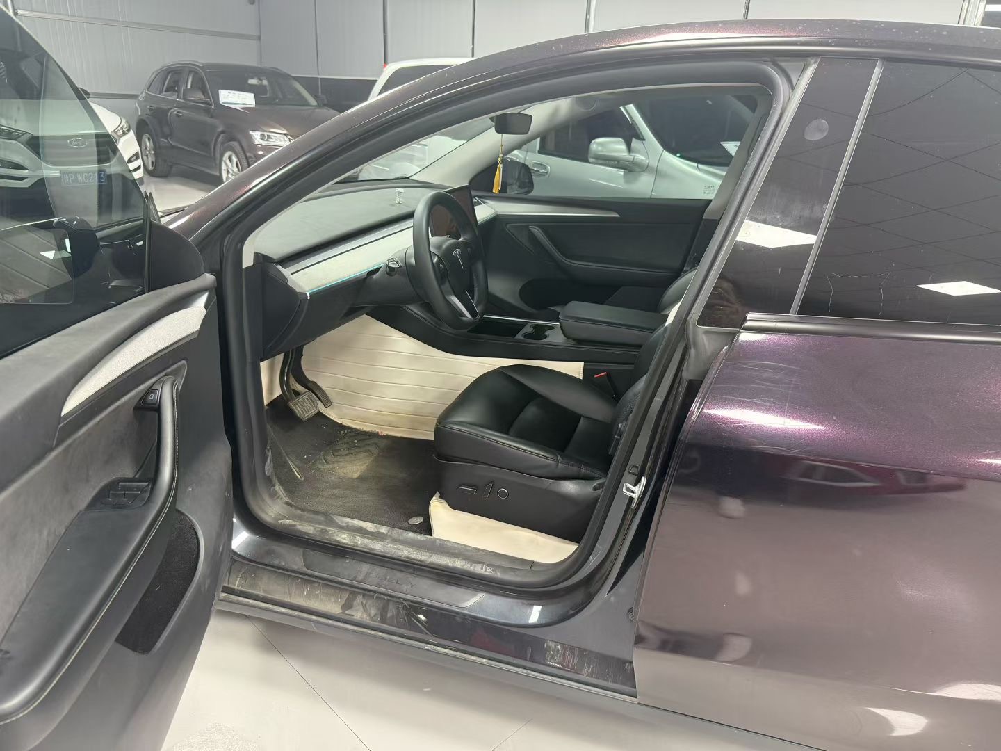 Tesla Model Y 2024 #2 Tesla Model Y 2024 car image #2