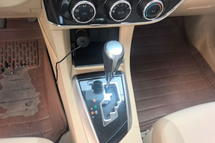 Toyota Corolla 2015 car image #14