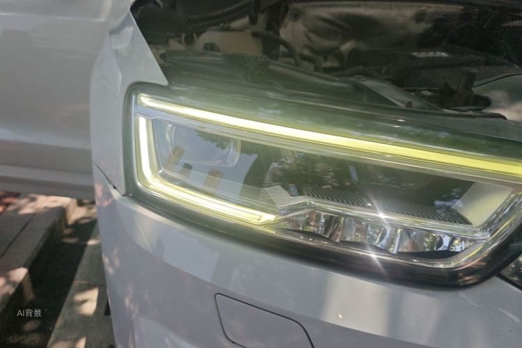 Audi Q3 2017 car image #8
