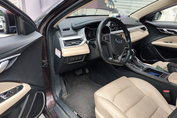 GEELY Emgrand 2019 car image #9
