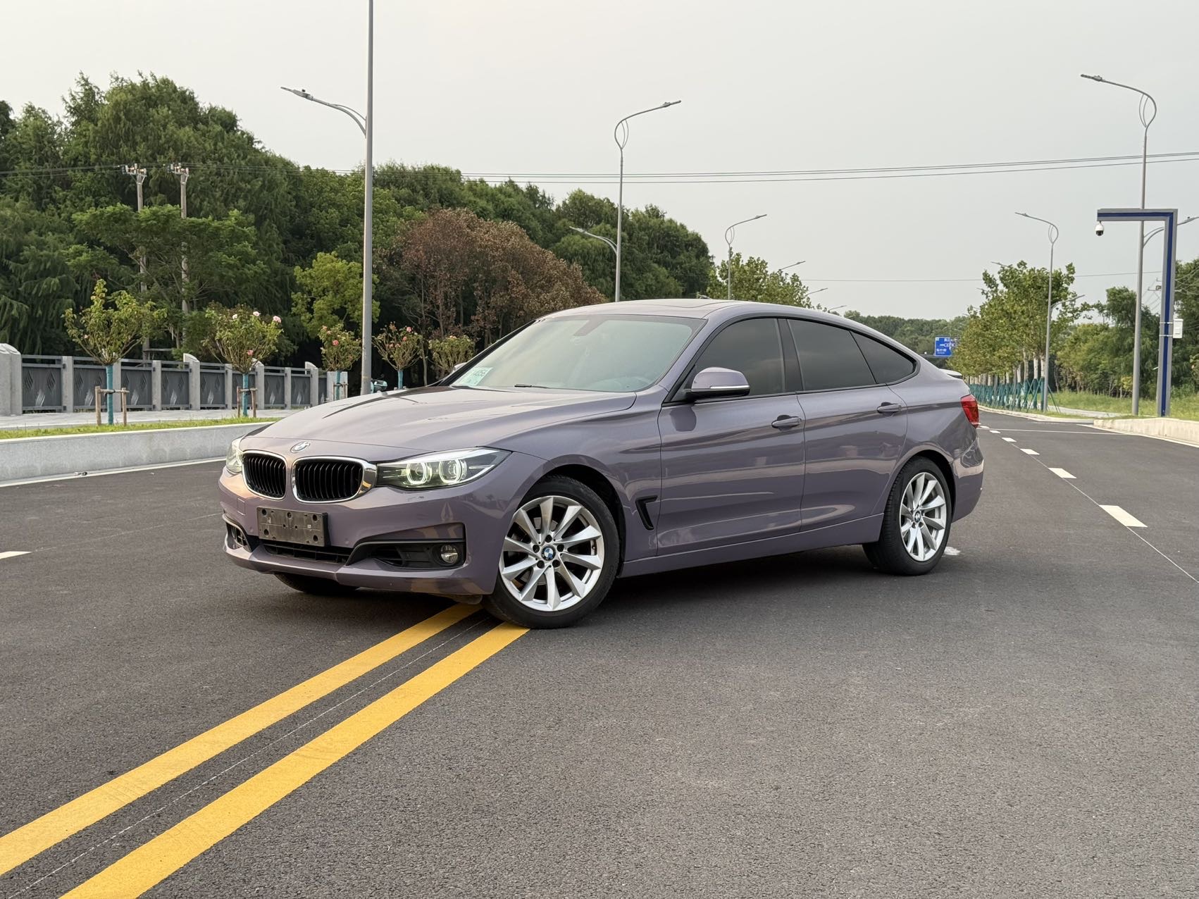 BMW 3 Series GT 2017 #2 BMW 3 Series GT 2017 car image #2