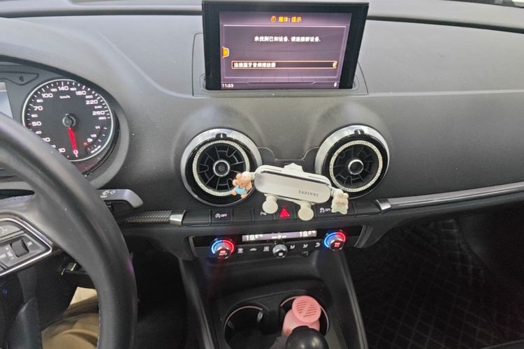 Audi A3 2018 car image #13