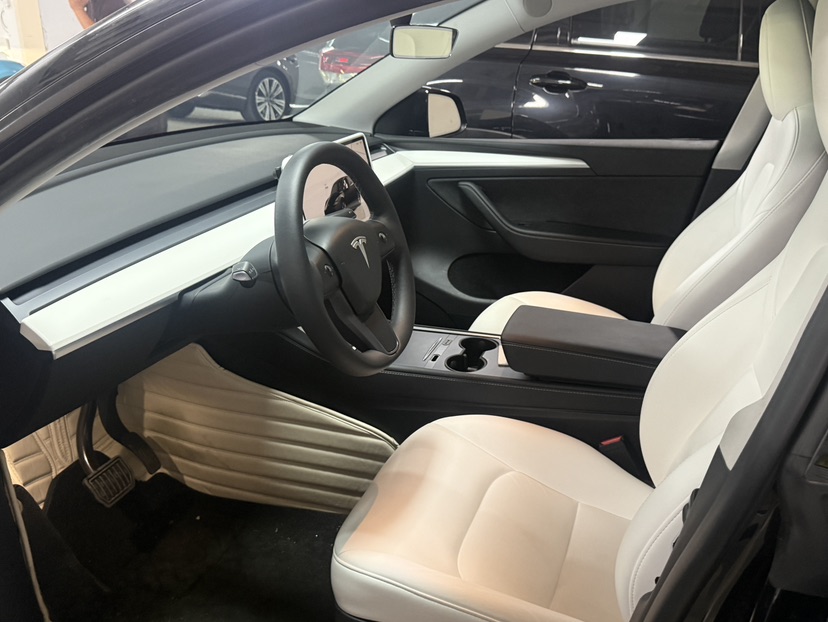 Tesla Model Y 2023 #3 Tesla Model Y 2023 car image #3