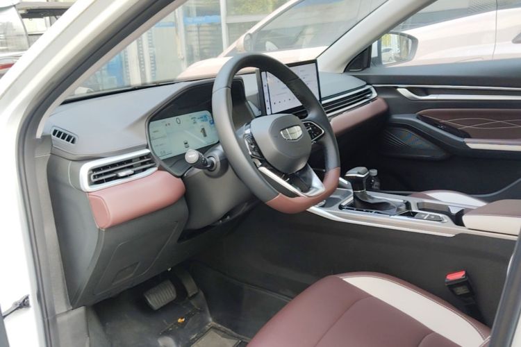 GEELY Emgrand 2025 #10 GEELY Emgrand 2025 car image #10
