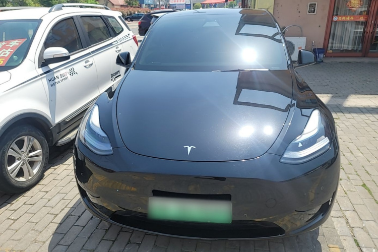 Tesla Model Y 2023 #3 Tesla Model Y 2023 car image #3