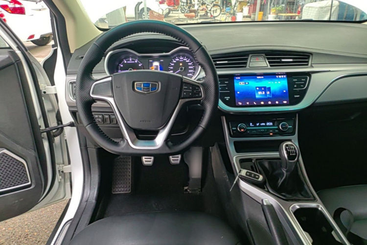 GEELY Emgrand GS 2018 car image #11