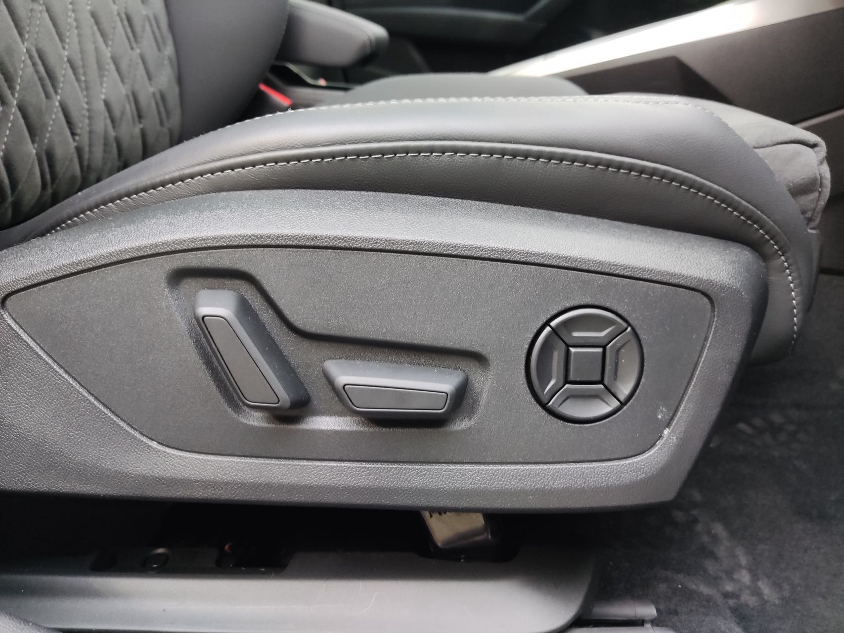 Audi A3 2023 car image #12