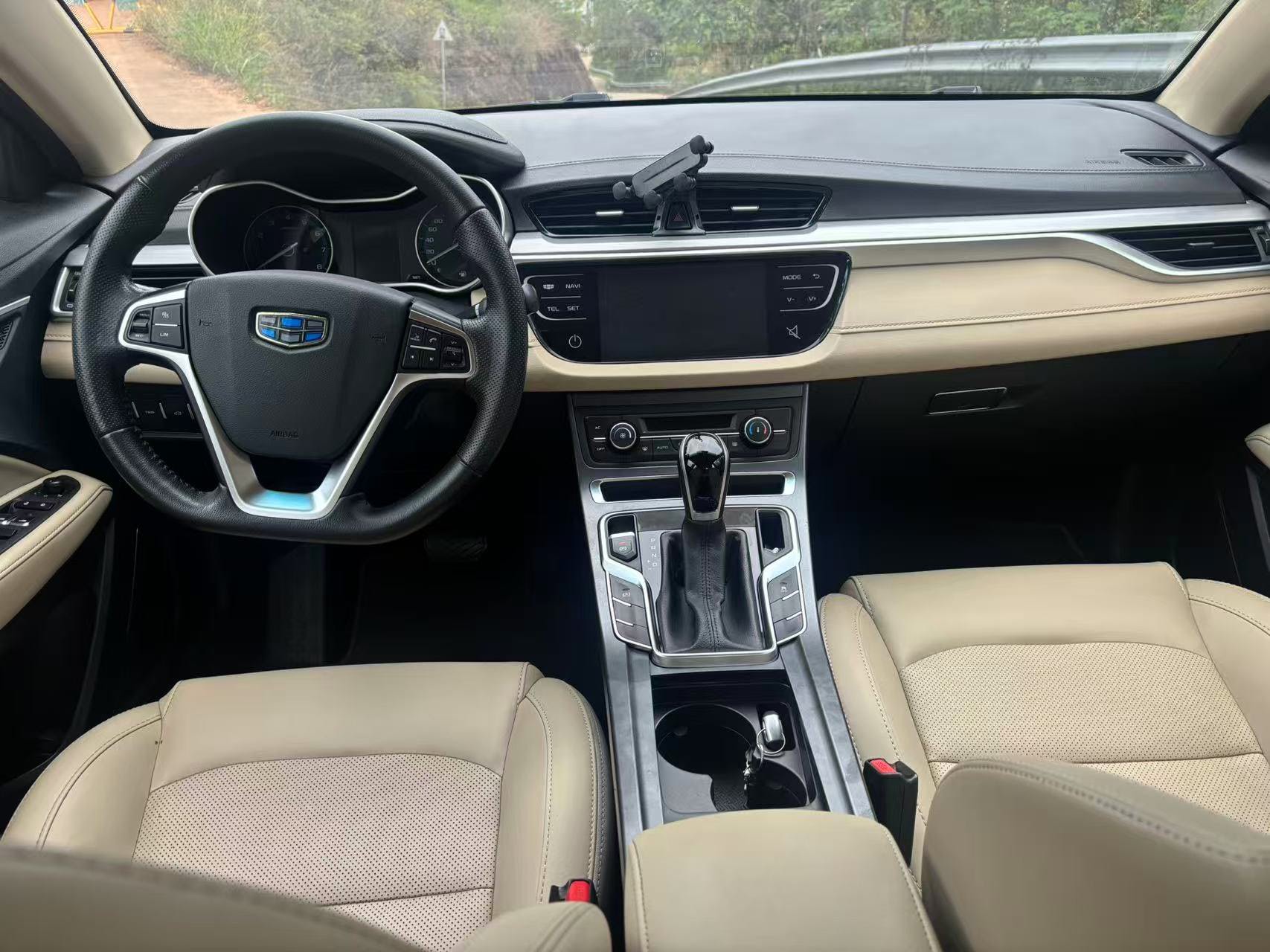 GEELY Emgrand 2018 car image #7