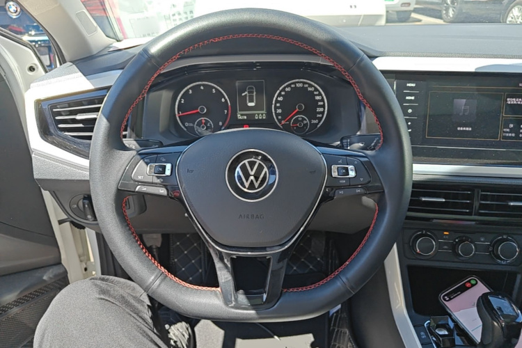 Volkswagen Polo 2022 car image #16