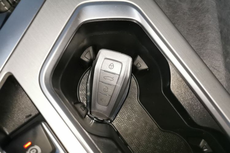GEELY Coolray 2026 #9 GEELY Coolray 2026 car image #9
