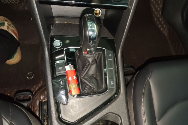 Volkswagen Tharu 2021 imagen de coche #16