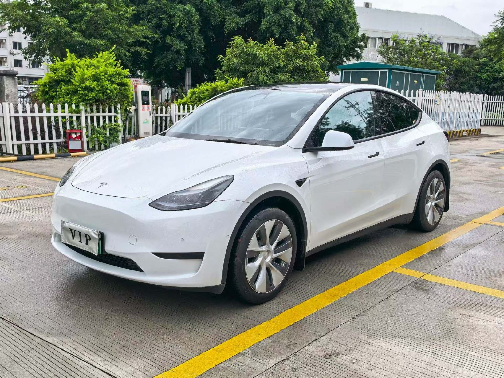 Tesla Model Y 2022 car image 