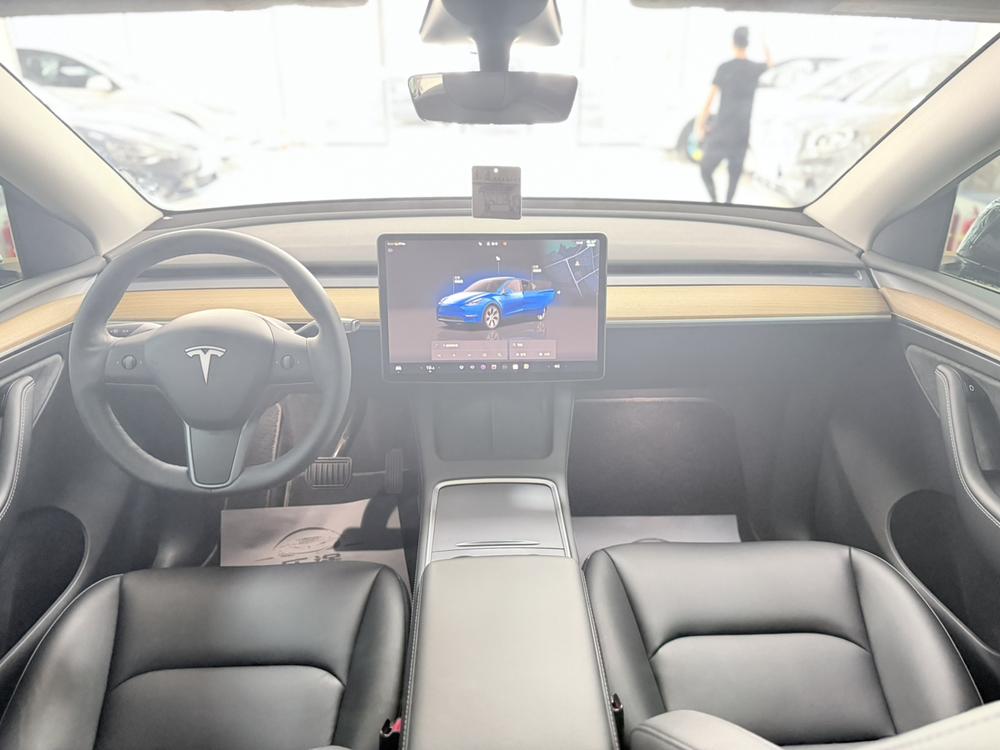 Tesla Model Y 2022 car image #8