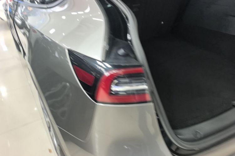 Tesla Model Y 2022 #5 Tesla Model Y 2022 car image #5