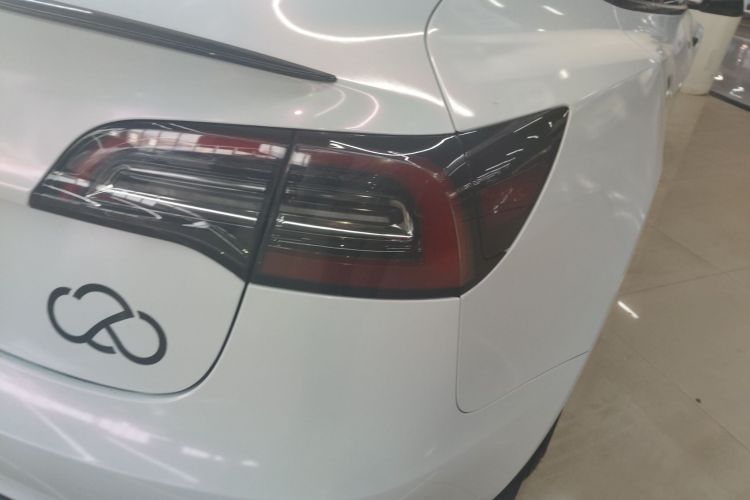 Tesla Model 3 2023 car image #8