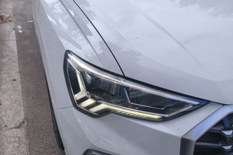 Audi Q3 2021 car image #8