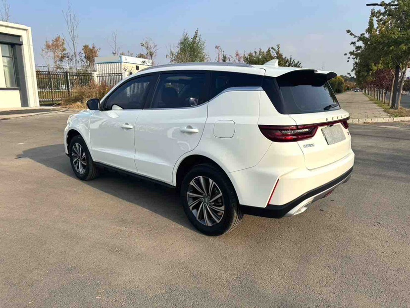 GEELY Vision X6 2023 صورة سيارة #6